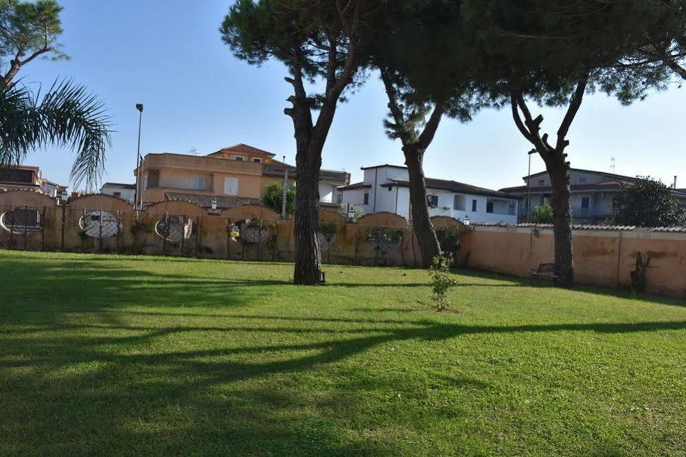 Hotel Joy Castel Volturno Esterno foto