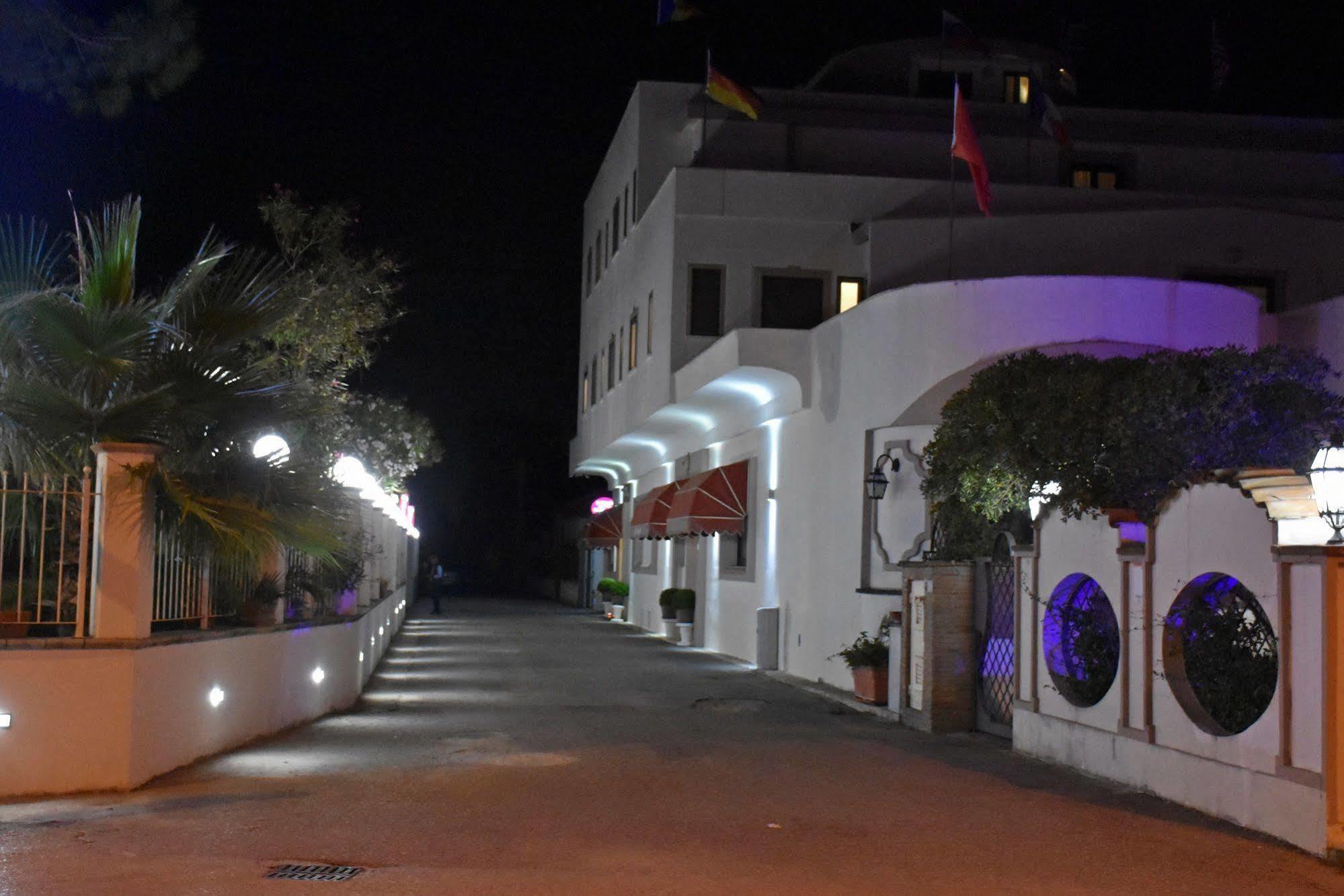 Hotel Joy Castel Volturno Esterno foto