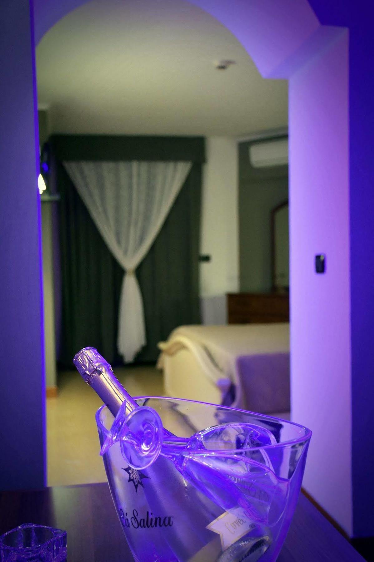 Hotel Joy Castel Volturno Esterno foto