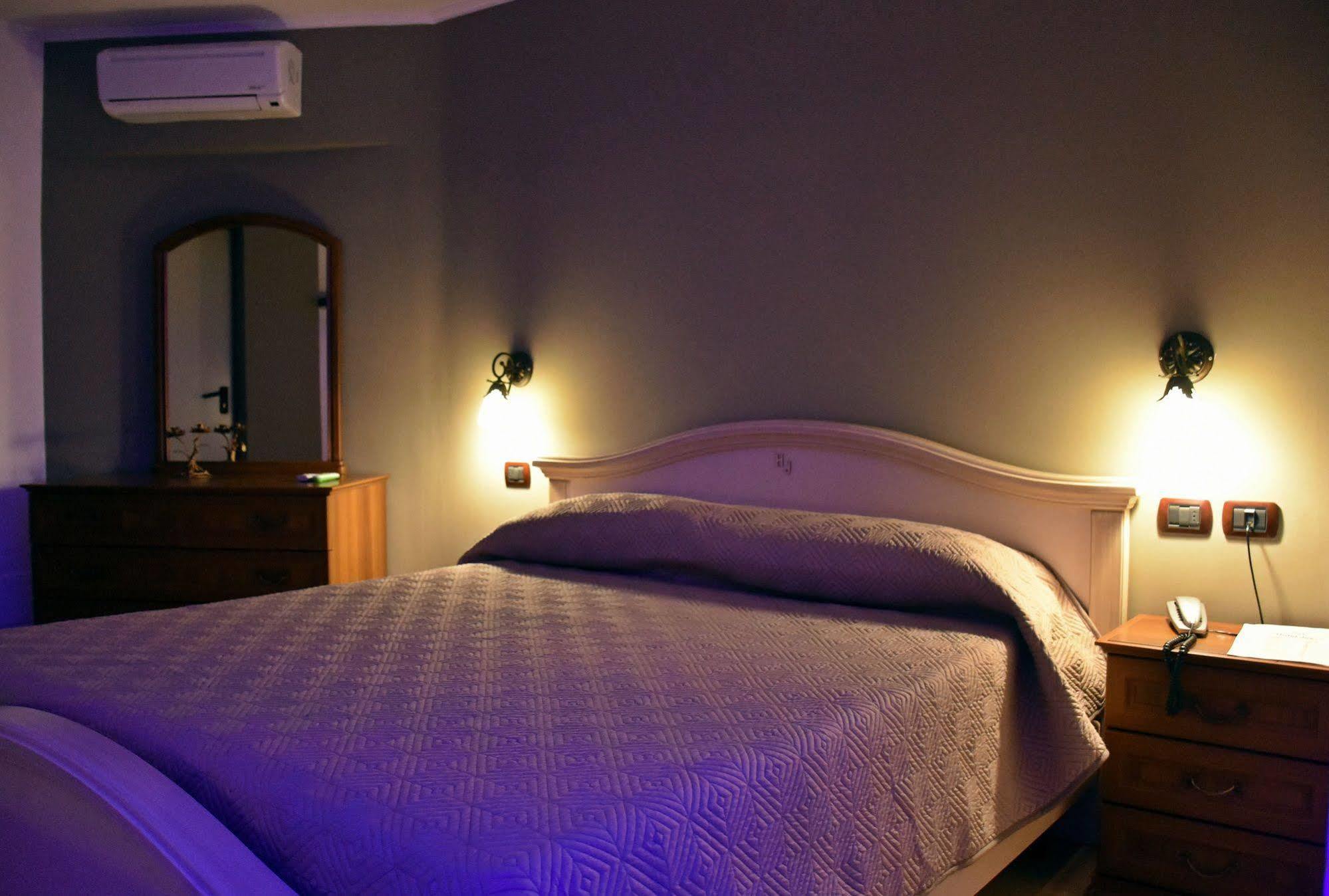 Hotel Joy Castel Volturno Esterno foto