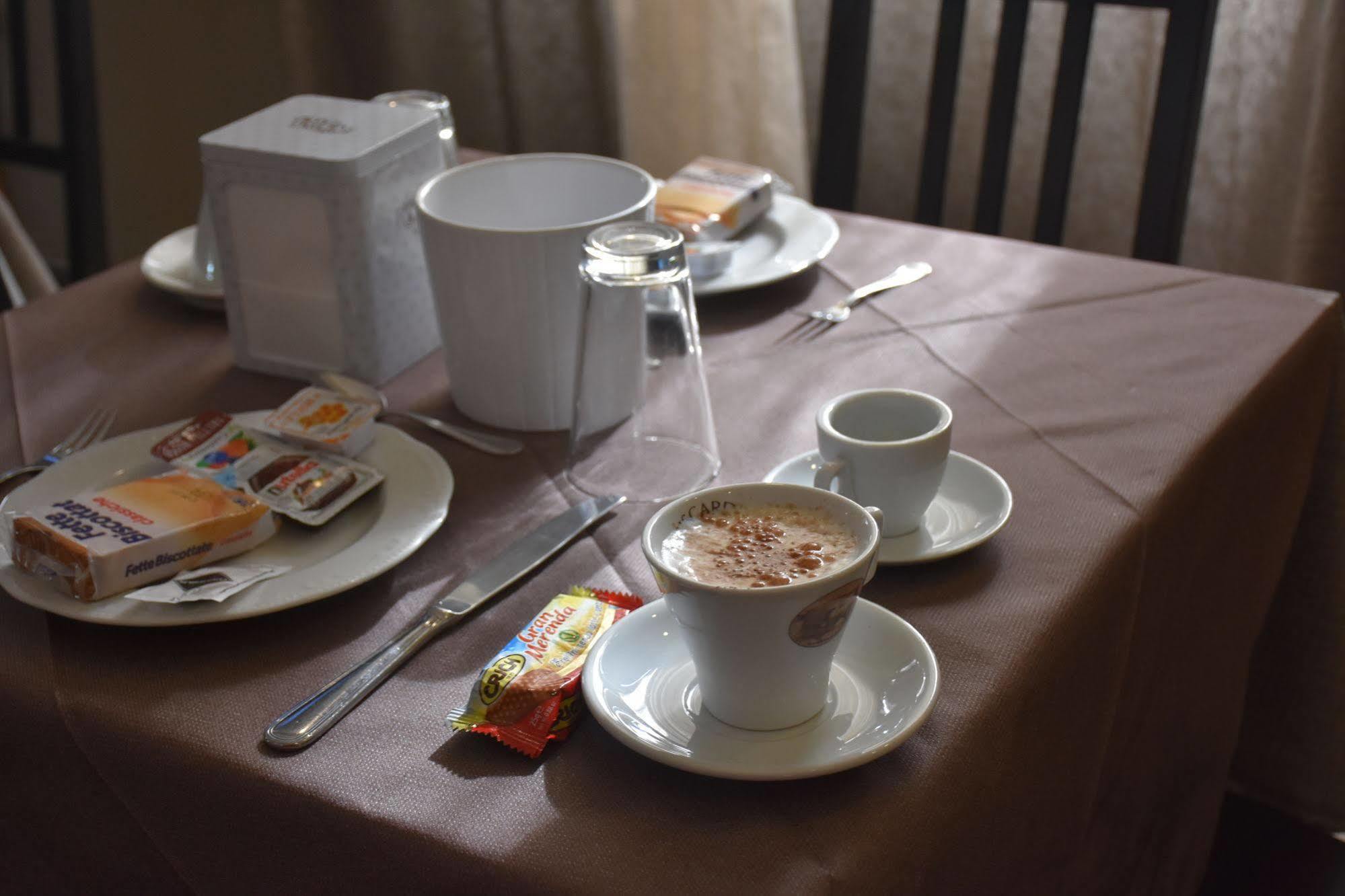 Hotel Joy Castel Volturno Esterno foto