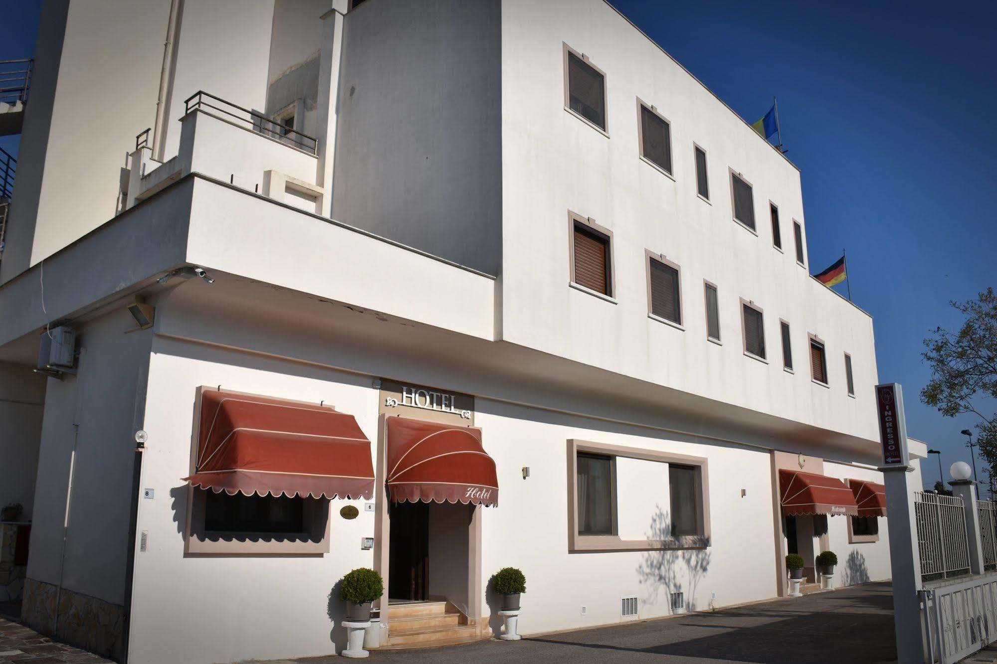 Hotel Joy Castel Volturno Esterno foto